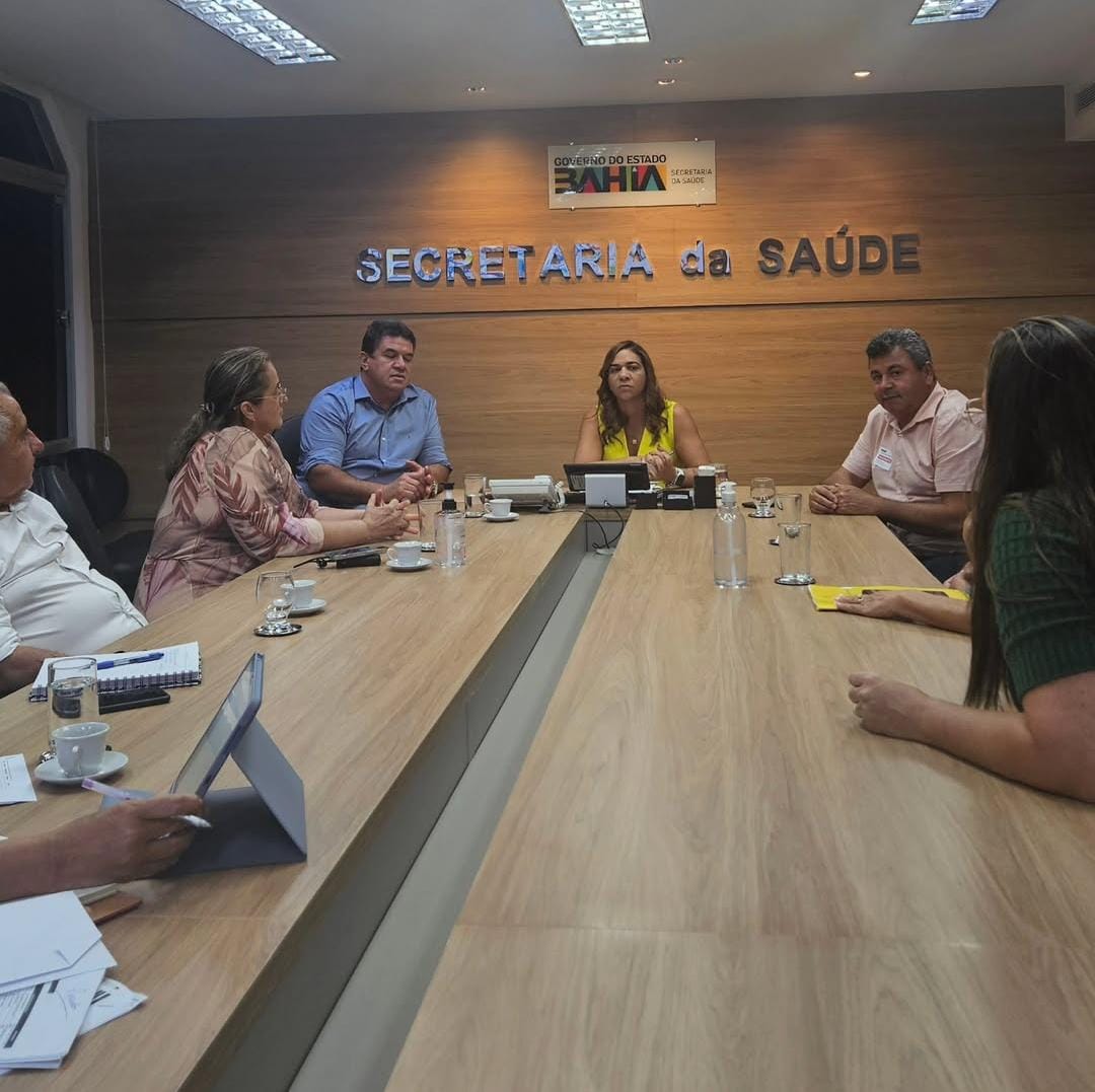 DEPUTADO ESTADUAL MARQUINHOS VIANA PARTICIPA DE AUDIÊNCIA COM A SECRETÁRIA DE SAÚDE E SECRETÁRIA DE EDUCAÇÃO DO ESTADO DA BAHIA EM BUSCA DE RECURSOS PARA VÁRIAS CIDADES.