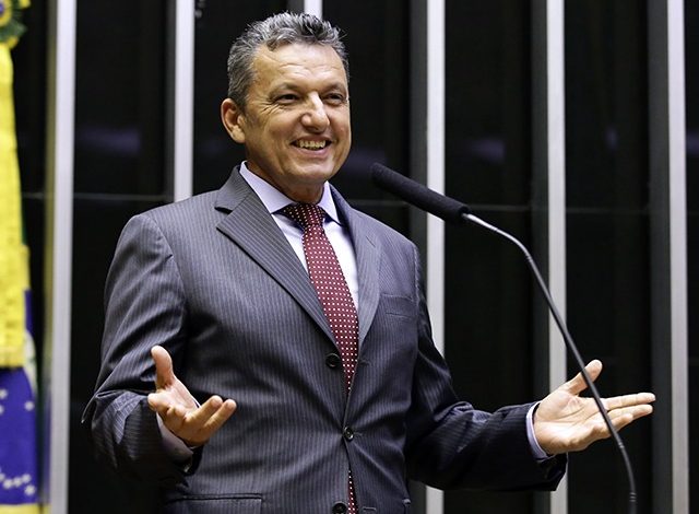Deputado Charles Fernandes tem semana produtiva em Brasília.