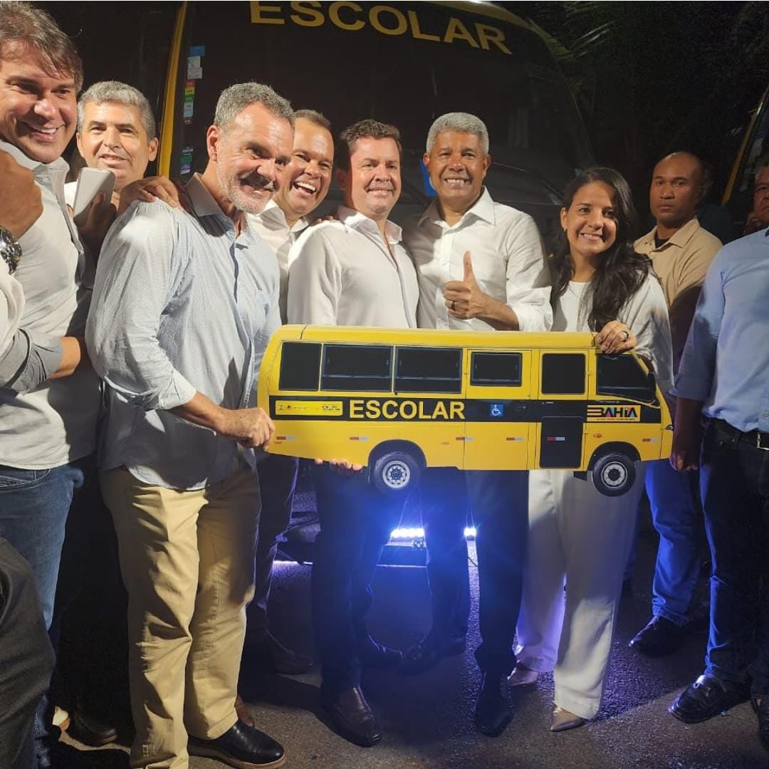 IGAPORÃ É CONTEMPLADA COM ÔNIBUS ESCOLAR FRUTO DA PARCERIA DO PREFEITO NETO COTRIM E GOVERNO DO ESTADO