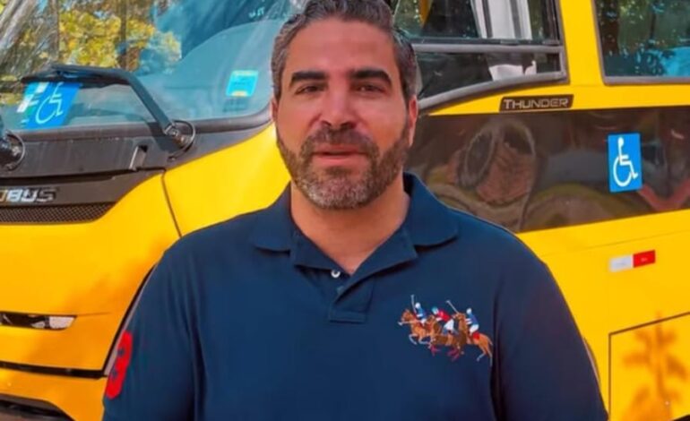 PREFEITURA DE RIACHO DE SANTANA ADQUIRIU COM RECURSOS PRÓPRIOS UM MICRO ÔNIBUS ESCOLAR