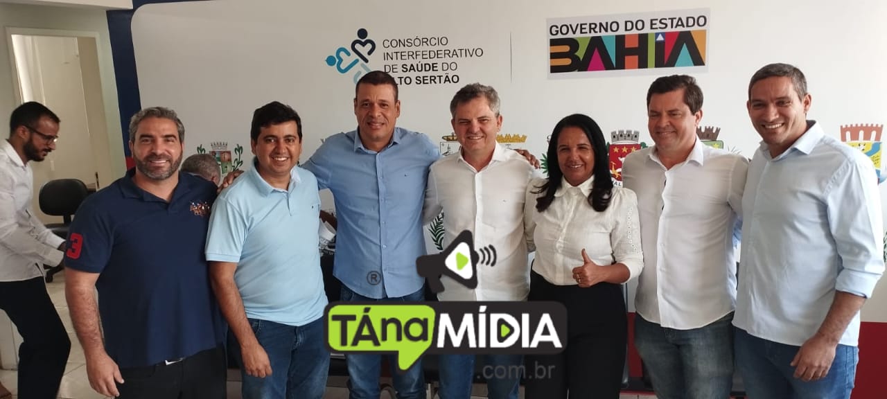 PREFEITO DE URANDI WARLEI OLIVEIRA PARTICIPA DE ASSEMBLÉIA E ELEIÇÃO DO NOVO PRESIDENTE DO CONSÓRCIO DE SAÚDE DO ALTO SERTÃO