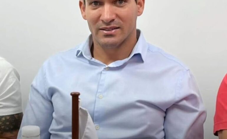 PREFEITO DE LICÍNIO DE ALMEIDA PARTICIPA DE ASSEMBLÉIA E ELEIÇÃO DO NOVO PRESIDENTE DO CONSÓRCIO DE SAÚDE DO ALTO SERTÃO