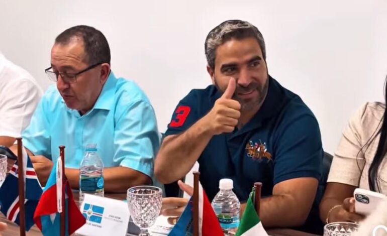 PREFEITO JOÃO VITOR DE RIACHO DE SANTANA PARTICIPA DA ASSEMBLÉIA E ELEIÇÃO DO NOVO PRESIDENTE DO CONSÓRCIO DE SAÚDE DO ALTO SERTÃO