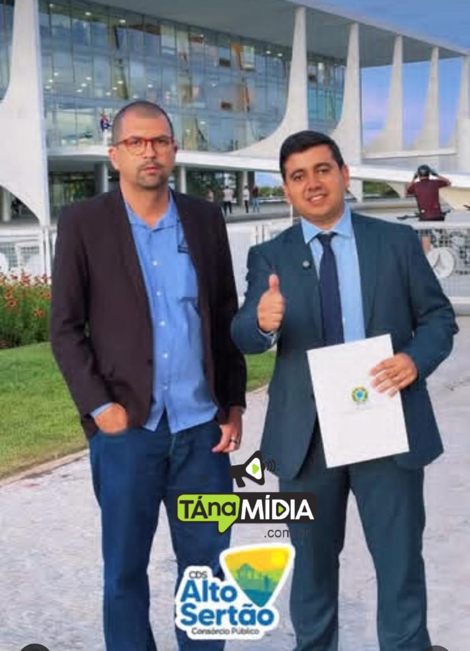PREFEITO DE URANDI WARLEI OLIVEIRA CUMPRE AGENDA EM BRASÍLIA E PARTICIPA DA MARCHA EM DEFESA DOS MUNICÍPIOS