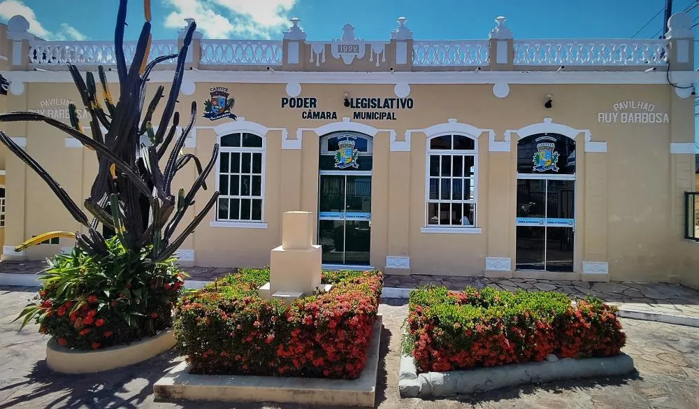 Câmara de Caetité publica nova retificação de concurso com mudanças em cargos e datas