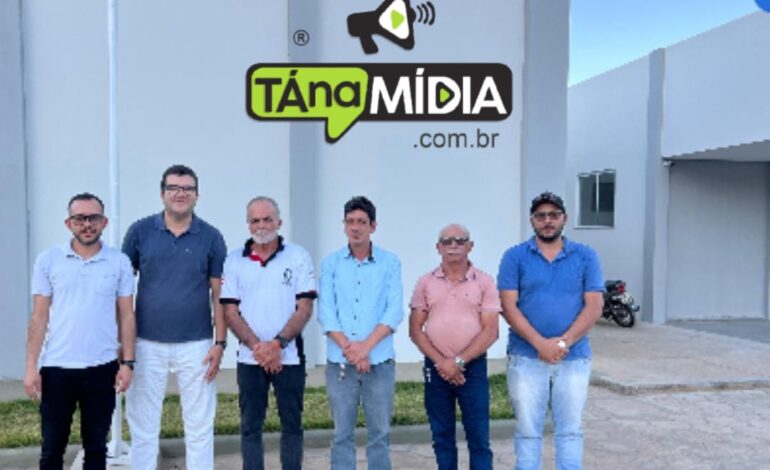 VEREADORES REALIZAM VISITA TÉCNICA E FISCALIZAÇÃO NAS OBRAS DA NOVA UPA DE CAETITÉ