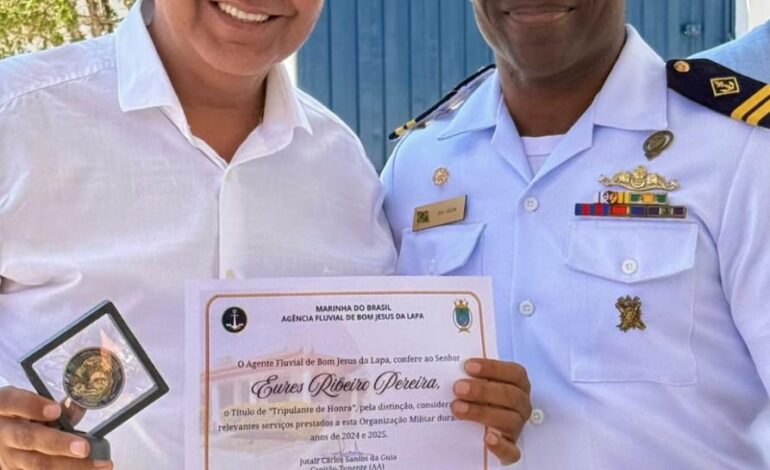 PREFEITO EURES RIBEIRO RECEBE TÍTULO DE TRIPULANTE DE HONRA DA MARINHA DO BRASIL