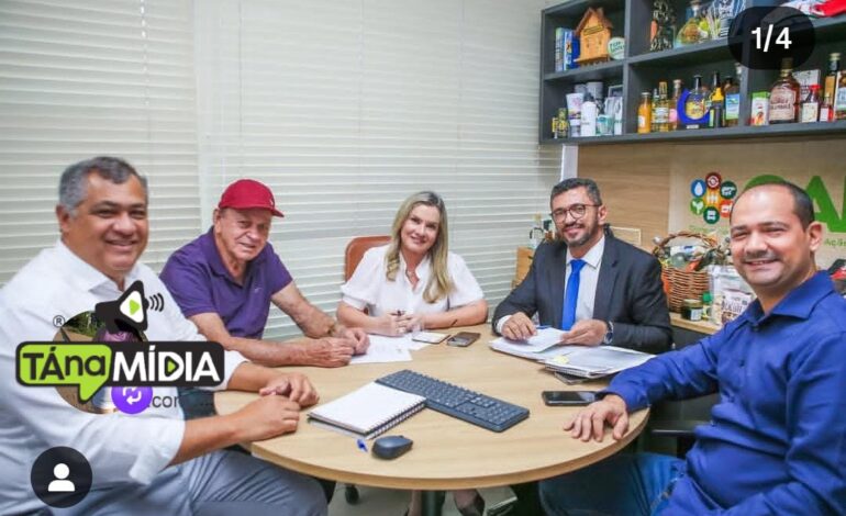 PREFEITO PEDRÃO E VICE PREFEITO WILLIAM CUMPREM AGENDA EM SALVADOR AO LADO DA DEPUTADA IVANA BASTOS EM BUSCA DE AÇÕES PARA O MUNICÍPIO DE CACULÉ.