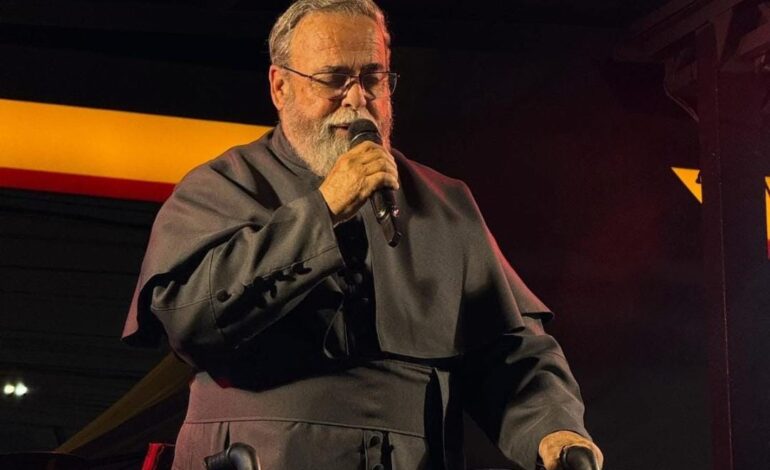 BOM JESUS DA LAPA MULTIDÃO DE FIÉIS ACOMPANHA SHOWS DOS PADRES ANTÔNIO MARIA E JAIRO SILVA NA FESTA EM LOUVOR A NOSSA SENHORA DA SOLEDADE