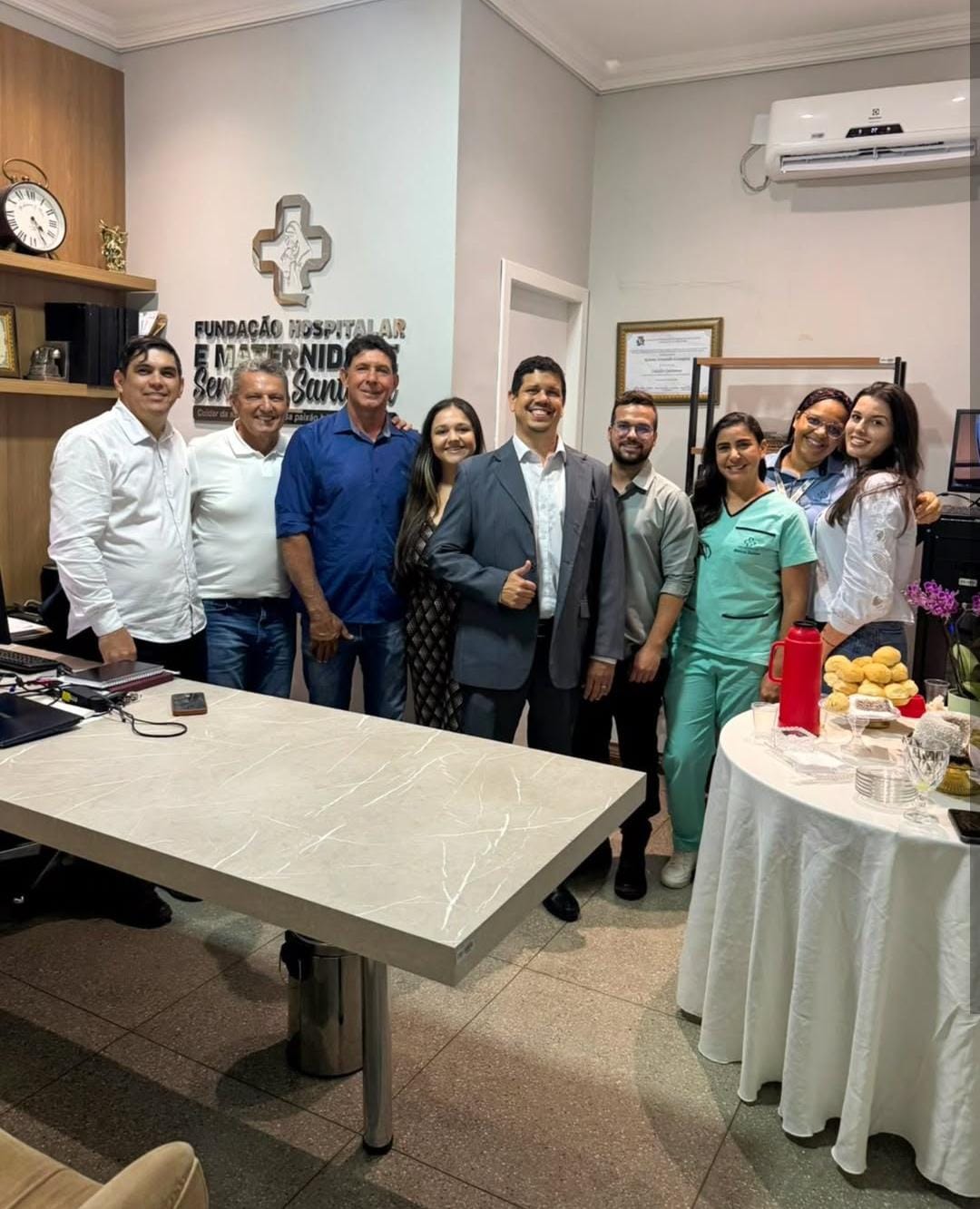 DEPUTADO FEDERAL CHARLES FERNANDES FAZ ENTREGA DE EQUIPAMENTO FRUTO DE EMENDA PARLAMENTAR DE 800 MIL REAIS PARA A FUNDAÇÃO HOSPITALAR SENHORA SANTANA EM CAETITÉ.